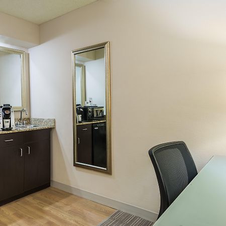 Holiday Inn Express Hotel & Suites Kendall East-Miami By Ihg Ngoại thất bức ảnh