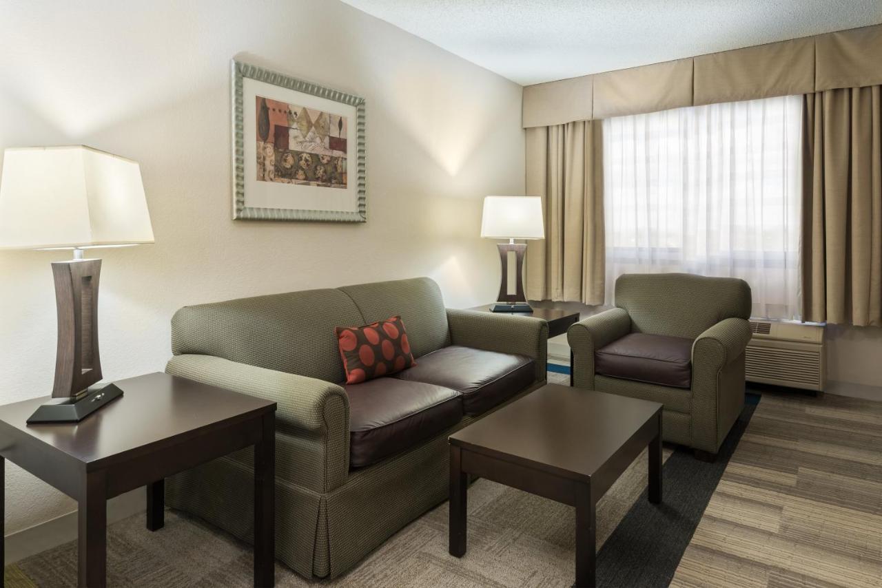 Holiday Inn Express Hotel & Suites Kendall East-Miami By Ihg Ngoại thất bức ảnh